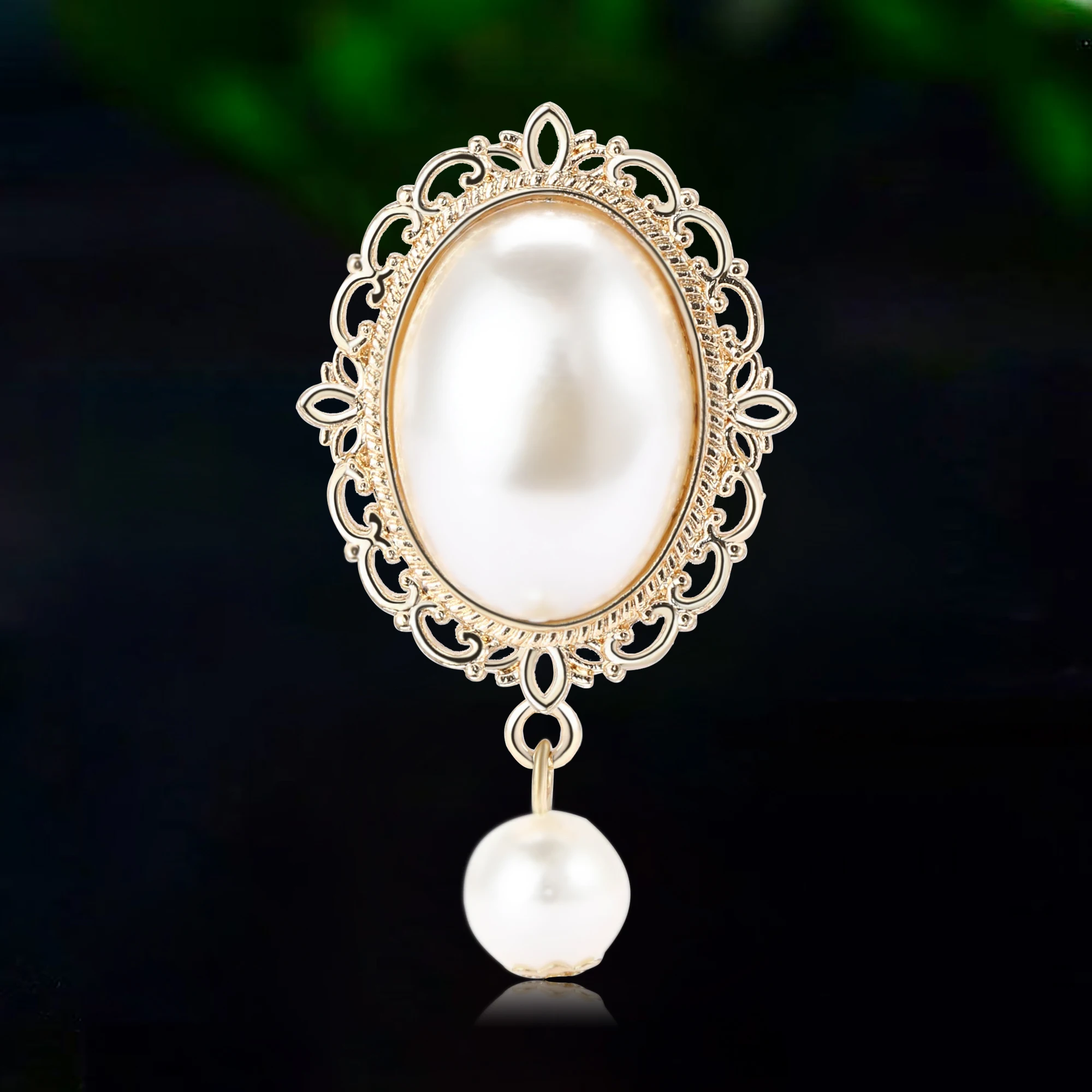 Vintage Fashion Events - Vintage Pearl Oval Baroque Brooches for