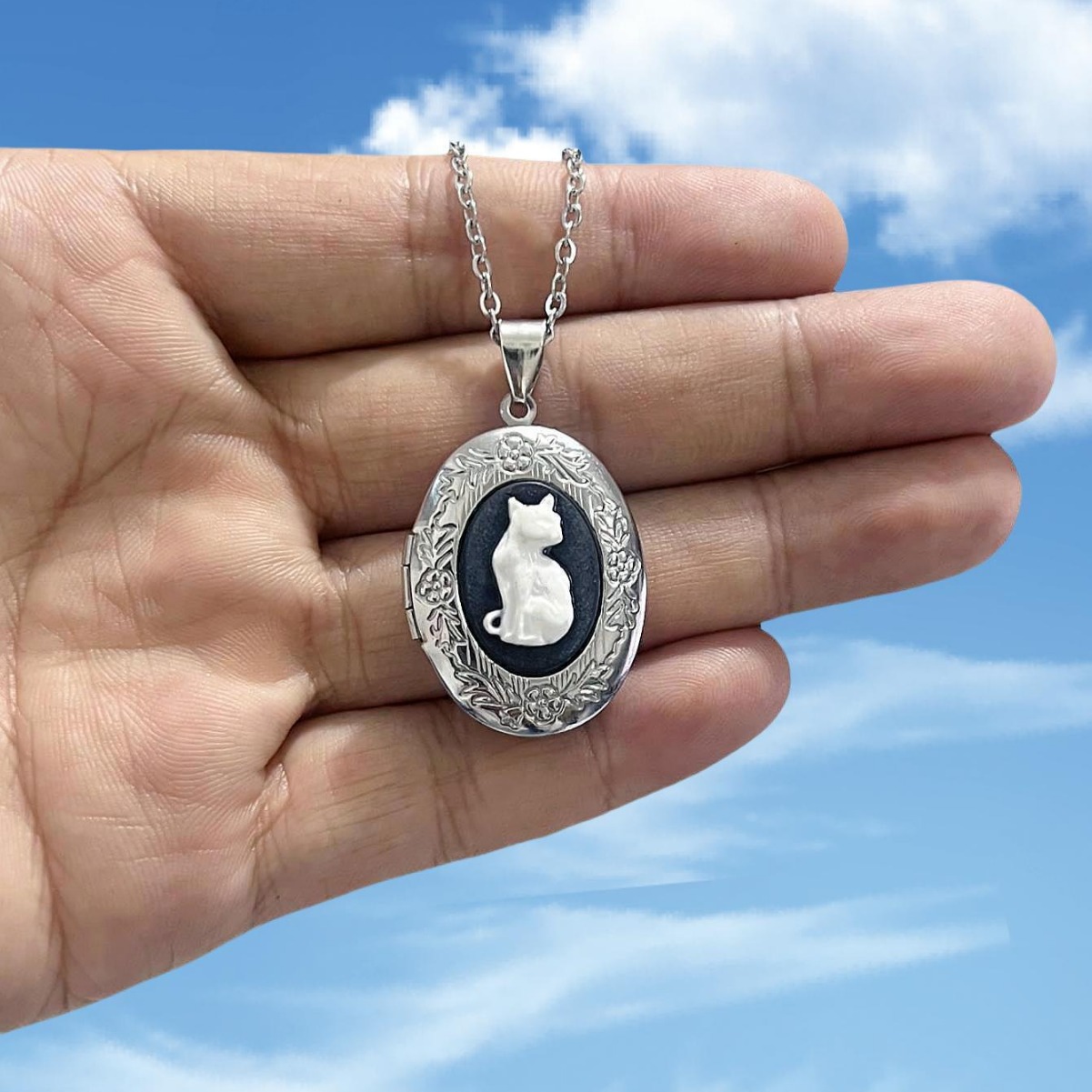 Vintage Cat Pendant Necklaces  - огляд і ціна Vintage Fashion Store