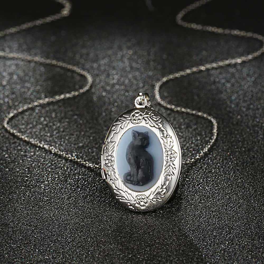 Vintage Cat Pendant Necklaces  - огляд і ціна Vintage Fashion Store